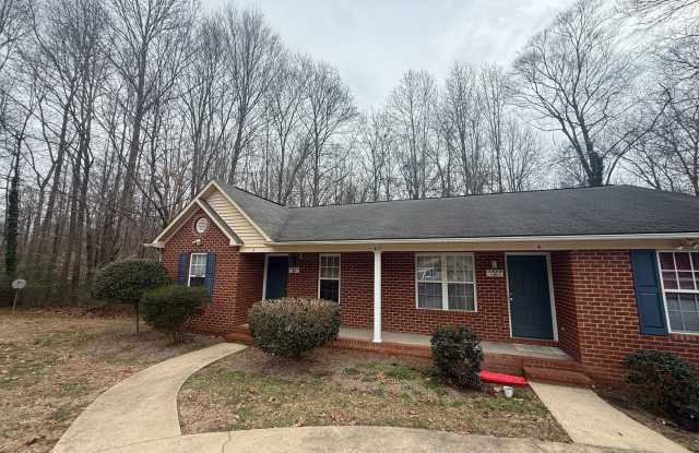 1814 Saddlewood Court, Apt B