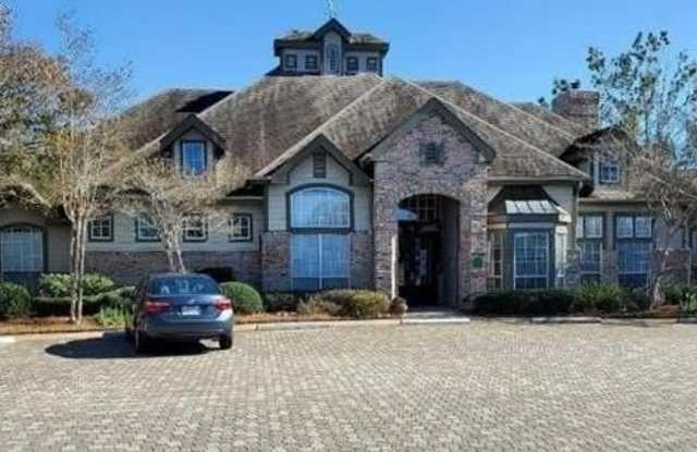 Photo of 350 EMERALD FOREST Boulevard