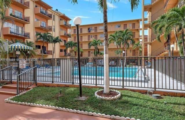 Photo of 1900 W 54th St