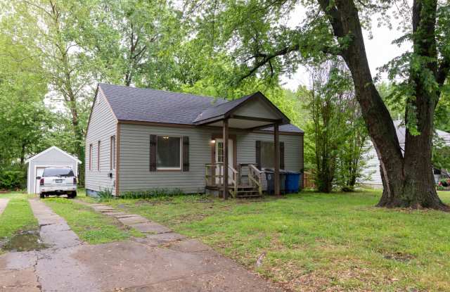 Beautiful 2 Bedroom, 1 Bath Home Tulsa - 2207 South Oswego Avenue, Tulsa, OK 74114