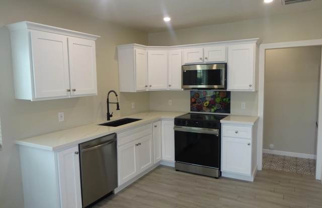 Photo of 502 E WILLETTA Street