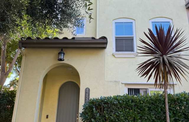 2513 Escala Circle