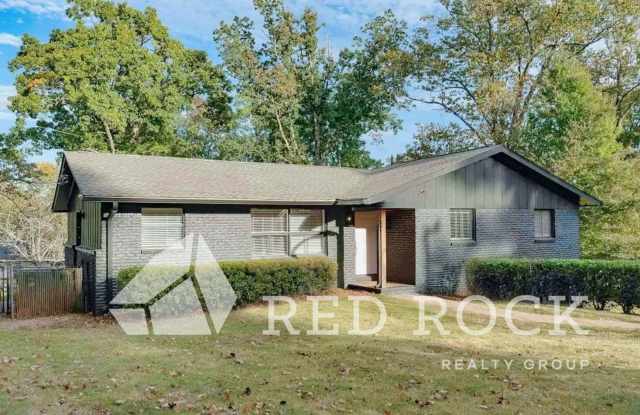 3BR/2BA Home w/ great yard, 1 car garage and extra space in Vestavia Hills - Washer  Dryer Included!