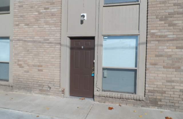 2504 N Hudson ($0 Renew Fee)
