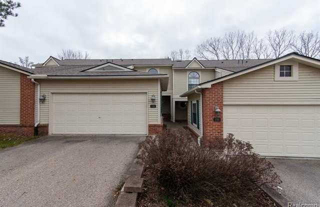 Photo of 5762 DRAKE HOLLOW Drive W