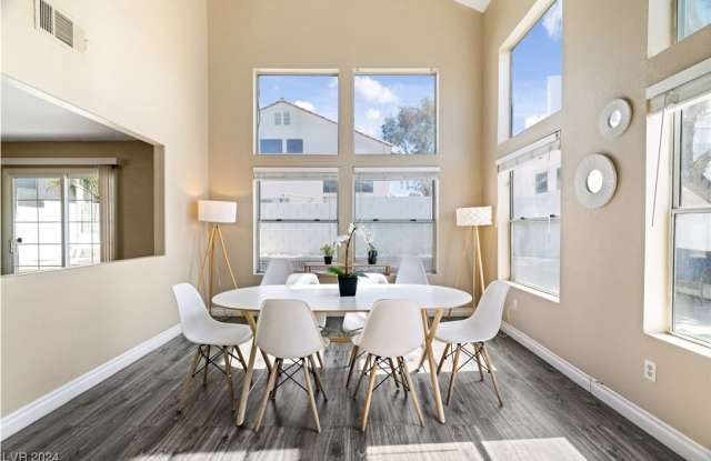 8213 GRASSY POINT Circle