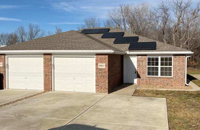 Photo of 903 B West Gay St