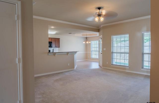 421 W Cumberland Rd #703