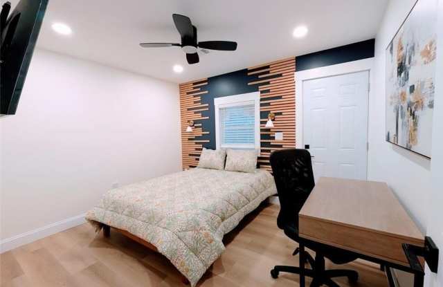 Photo of 10 BURNETT FERRY Road SW