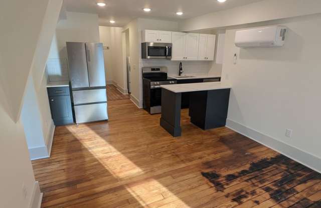 Brand-New Apartment in Historic Covington, New Appliances, In Unit Washer/Dryer