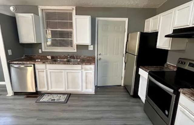 Photo of 1013 Hillside Dri