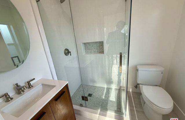 Photo of 2744 Veteran Avenue