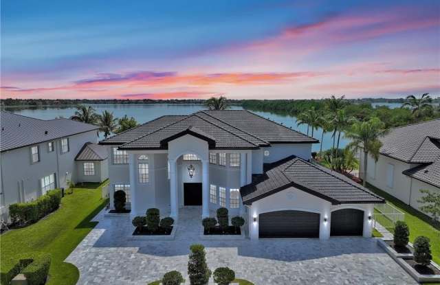4707 SW 195th Terrace