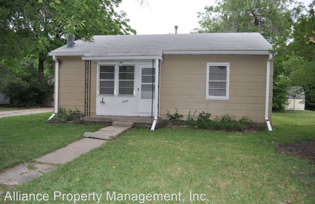 2204 Green Ave. - 2204 Green Avenue, Manhattan, KS 66502