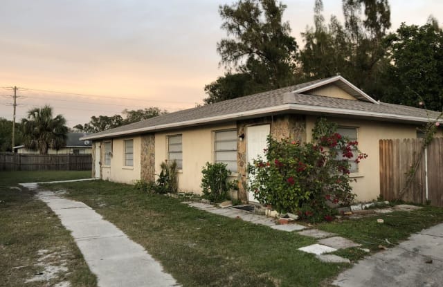 111 E 59th Ave Dr Unit B - 111 59th Avenue Dr E, Manatee County, FL 34203