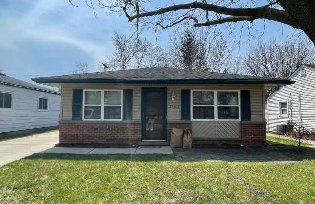 3 BED 1 BATH SINGLE FAMILY, RANCH STYLE HOME ----- LONG ST. LIVONIA