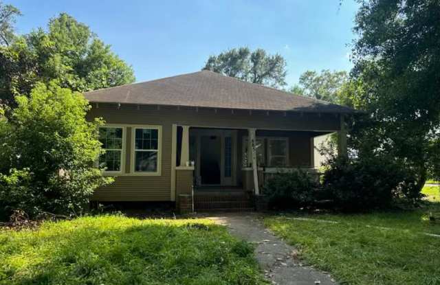 885 Corley Avenue