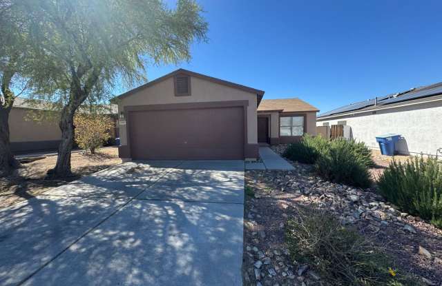 3 Bedroom - 2 Bath - 1300 Sq. Ft. Home - Tucson