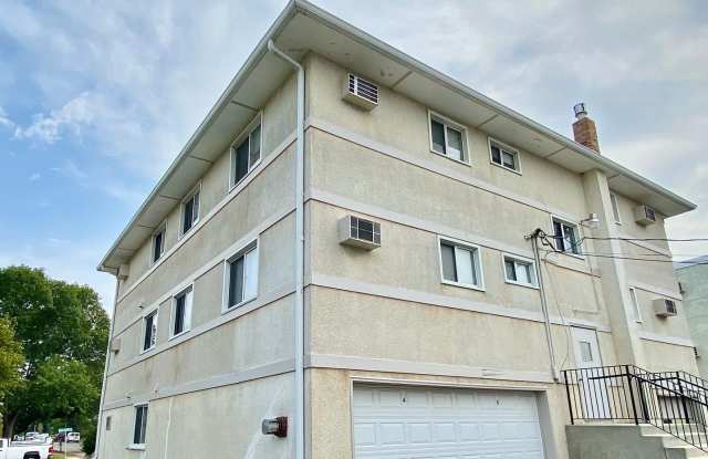 Apartment for Rent at 3050 Inglewood Ave S