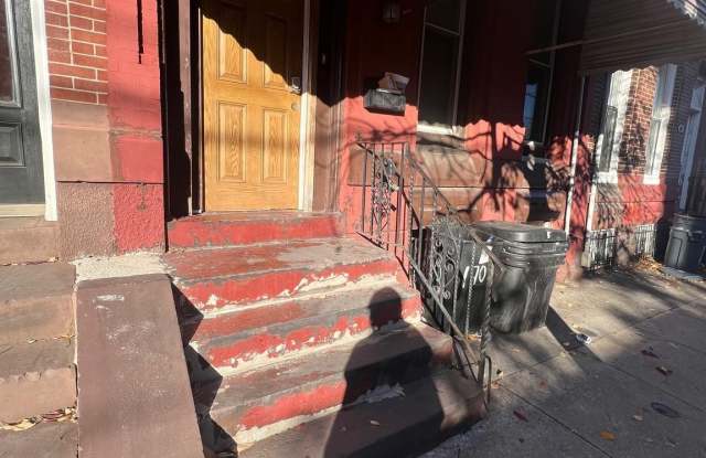 1709 W MONTGOMERY Avenue unit: 2