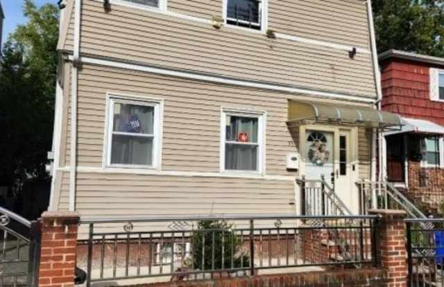 35 Chelsea Ave