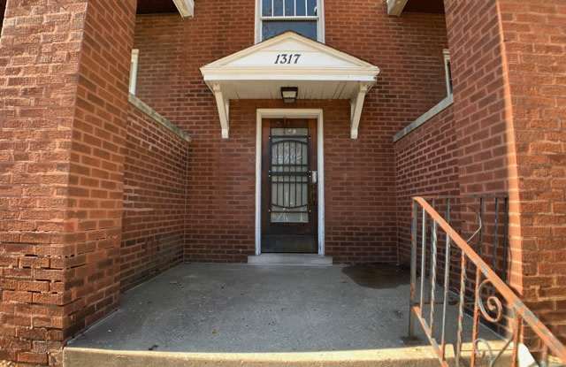 1317 North Ellis Street