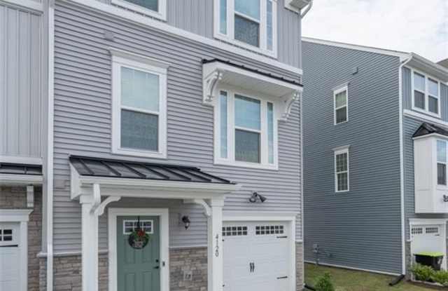 4120 Riverside Drive