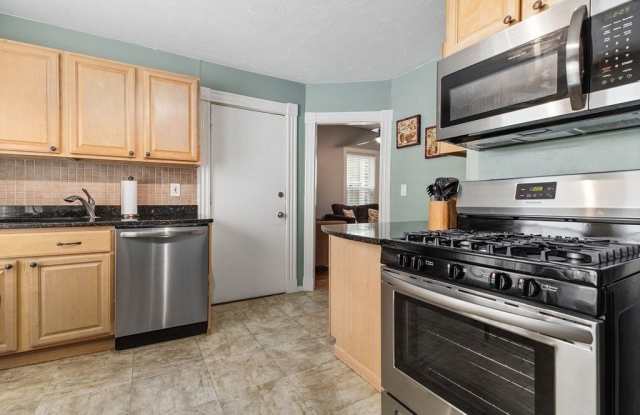 Photo of 84 Willow St unit: 2