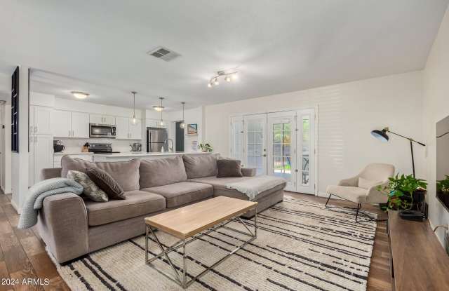 2126 S Stanley Place