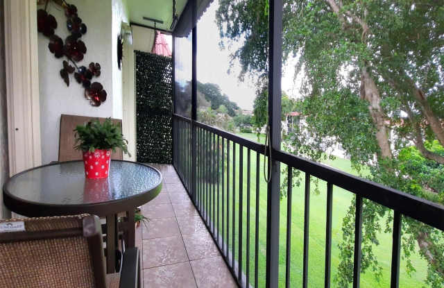 291 S Hollybrook Drive unit: 305