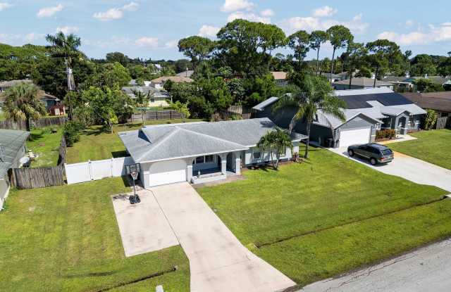 1167 SE Proctor Lane