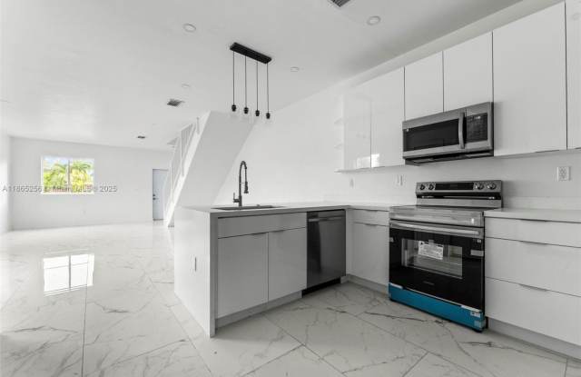 2143 NW Fourth Street 2, Pompano Beach, FL 33069