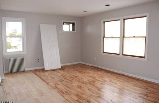 Photo of 66 Winant Ave