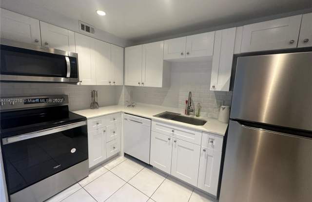 Photo of 401 Golden Isles Dr