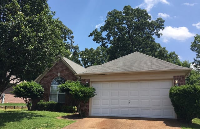 3912 Sundale Way W - 3912 Sundale Way West, Shelby County, TN 38135