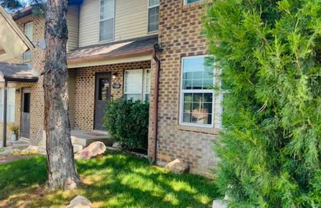 Beautiful townhouse, walk to the Ogden waterfall and hiking and biking trails