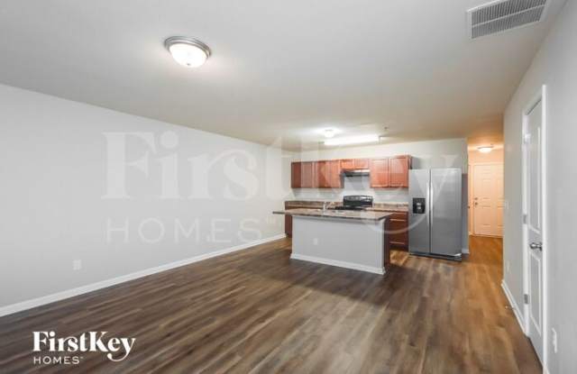 2044 Reavis Bluff Northeast