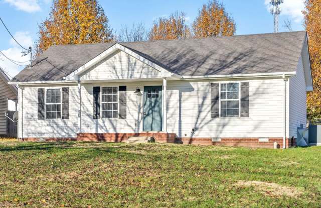 *** GREAT UPGRADED RANCH HOME *** - 152 Monarch Lane, Clarksville, TN 37042