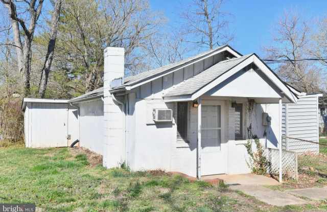 9001 YORKSHIRE Lane