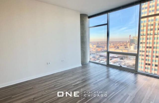 813 N La Salle - 813 N La Salle Dr, Chicago, IL 60610