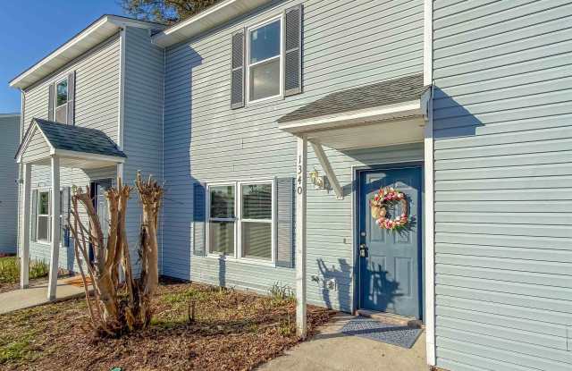 Photo of 1340 HANCOCK Street unit: B