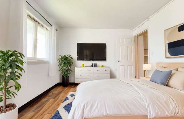 Photo of 305 S Manning Ave (EMF Homes, LLC)