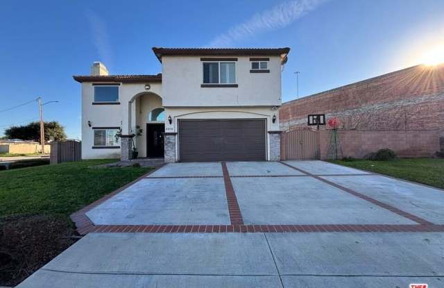2600 W Picadilly Way