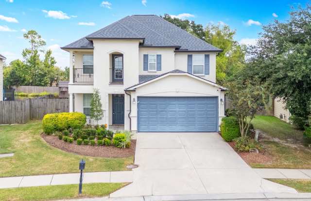 Photo of 3 Bedroom home with a Bonus area! Sits on a Lake with a fenced yard!