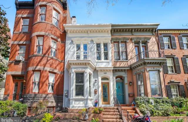120 3RD STREET SE