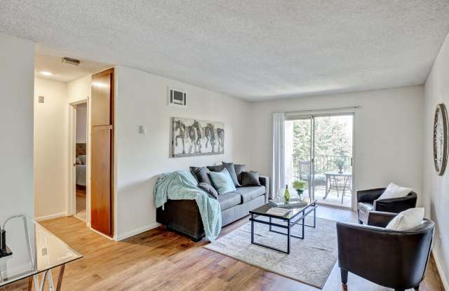Del Mar Apartment Homes