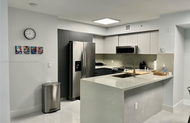 19801 East Country Club Drive