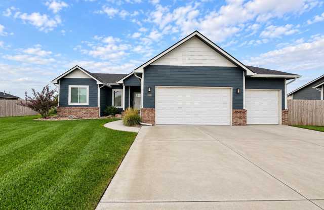 Spacious 5-Bedroom Home with Basement & Huge Yard