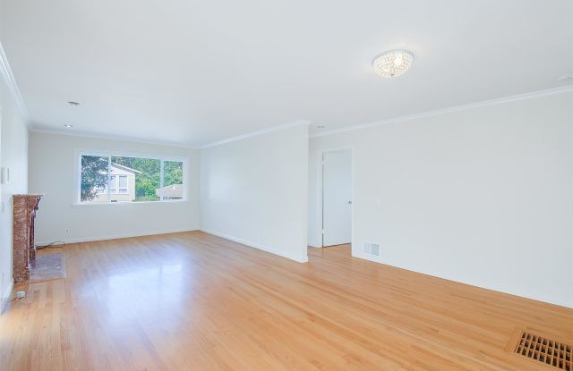 2280 Rollingwood Drive