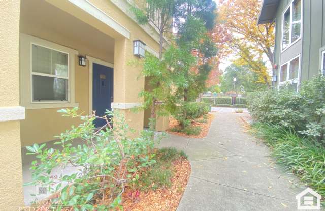 Must-See Charming Ground-Level 1 Bedroom Apartment